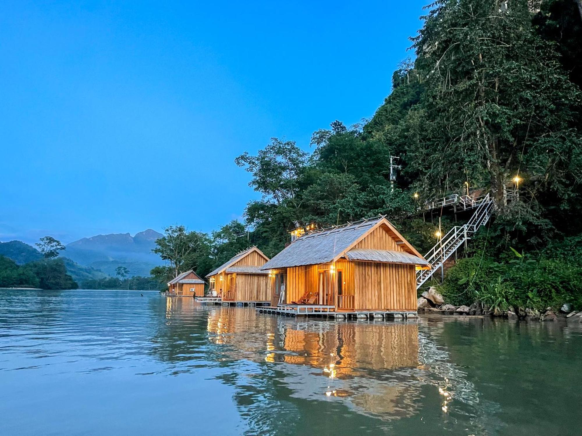 Nongkhiaw The Float House Hotel Exterior photo