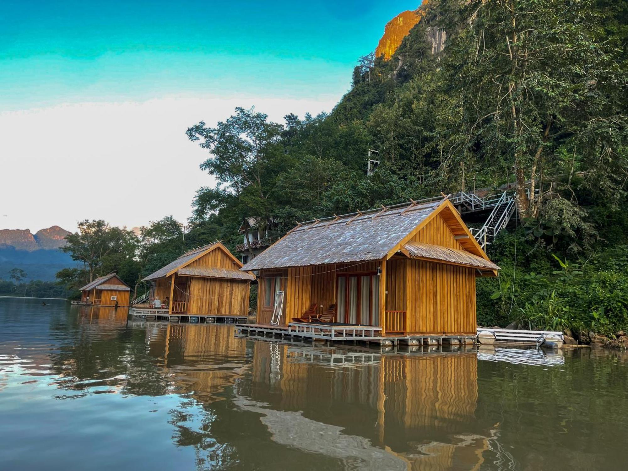 Nongkhiaw The Float House Hotel Exterior photo