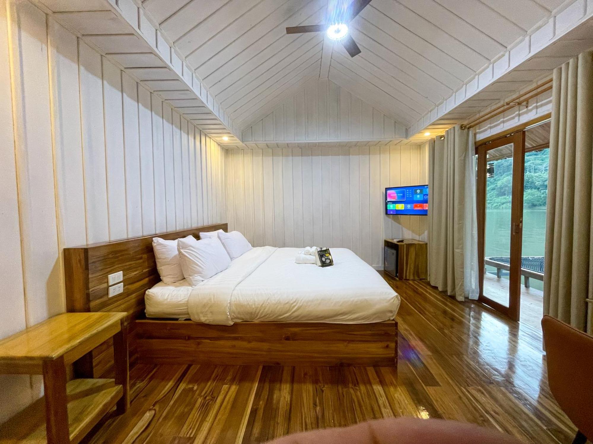 Nongkhiaw The Float House Hotel Exterior photo